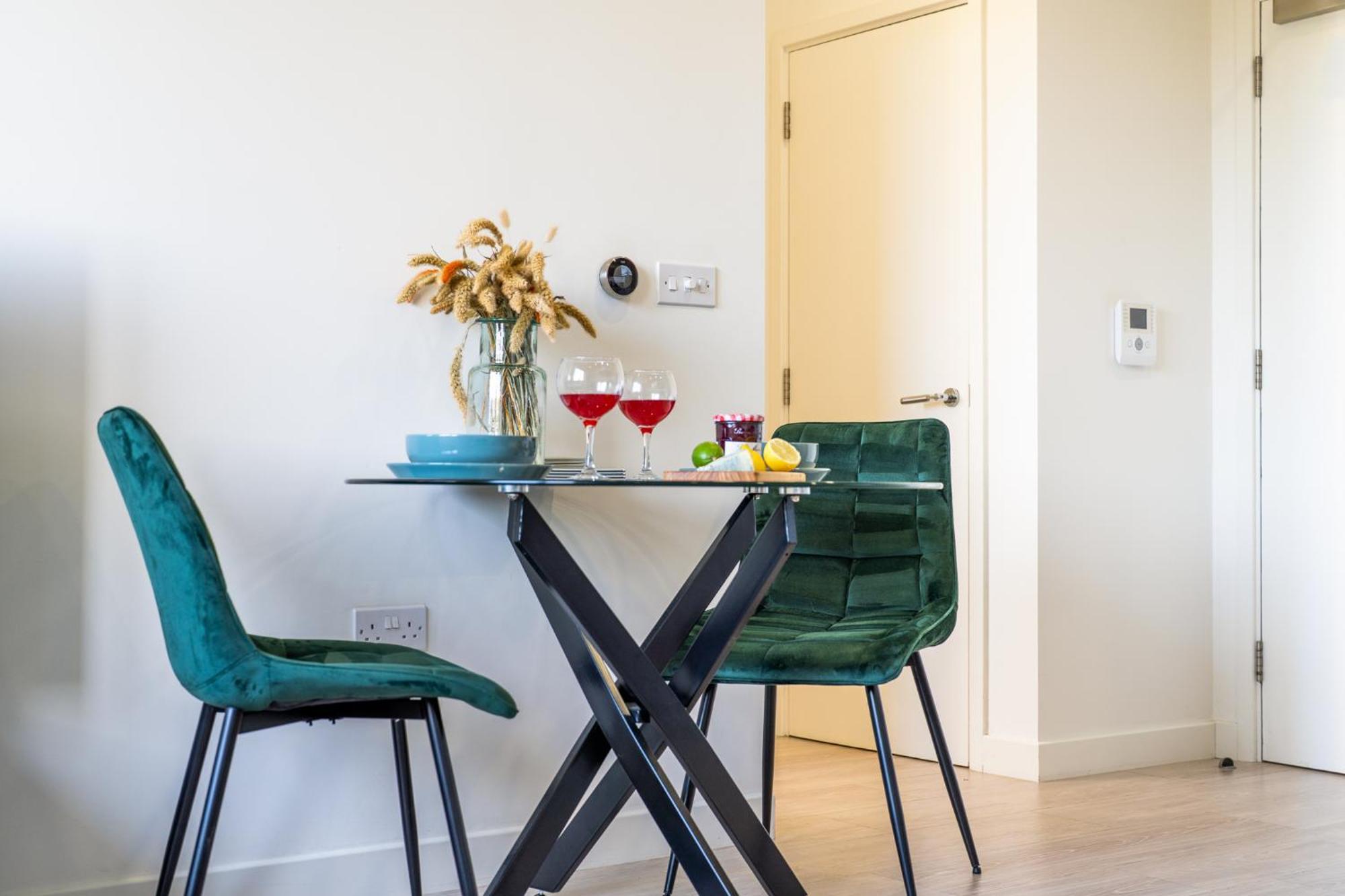 Luxury 1 Bedroom Serviced Apartment With Roof Terrace & Gym ستيفنيج المظهر الخارجي الصورة