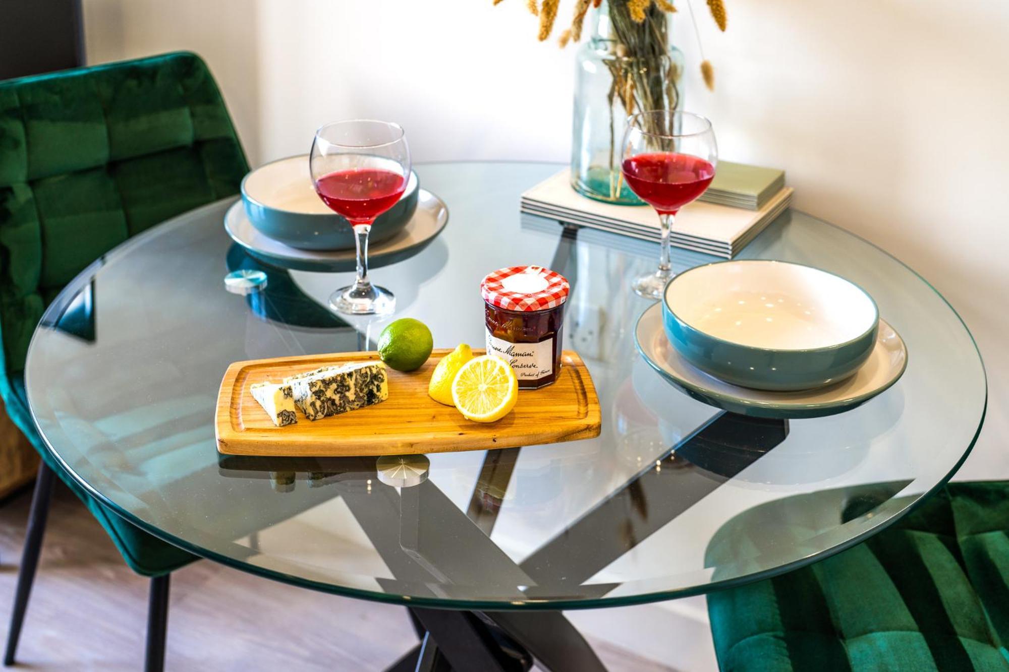 Luxury 1 Bedroom Serviced Apartment With Roof Terrace & Gym ستيفنيج المظهر الخارجي الصورة